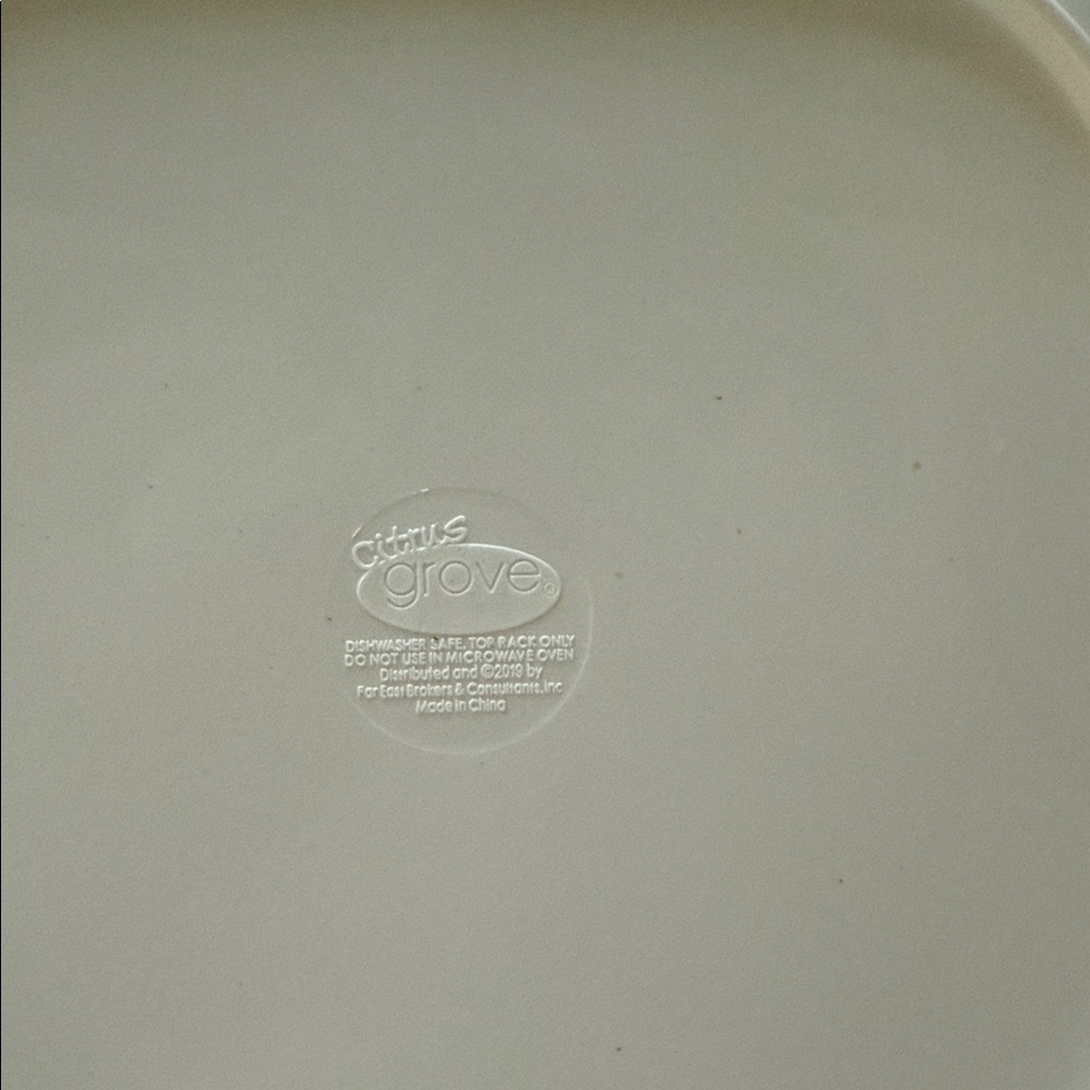 3‎ Plastic Serving Plates - Picture 5 of 5